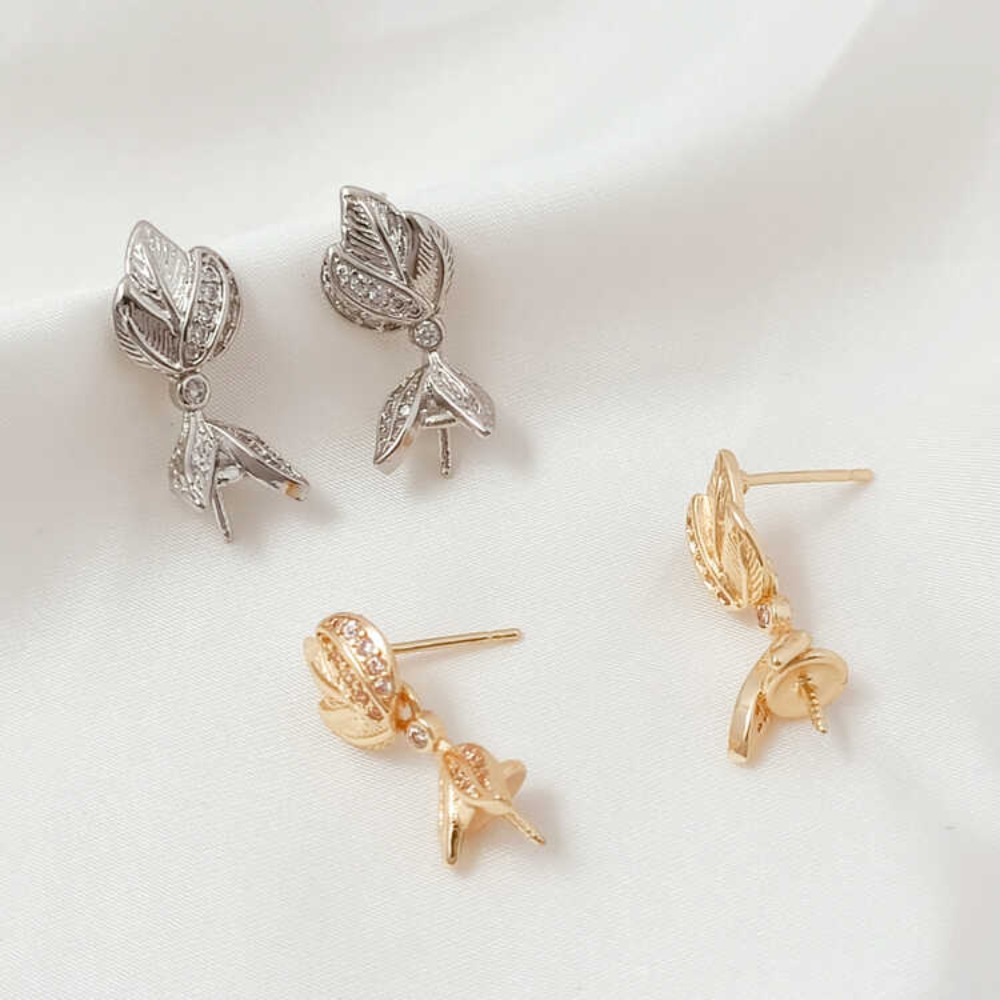 Pearl Stud Earrings - 14K Mikro-zirkonyum Barok Fırçalanmış Manolya Çiçeği