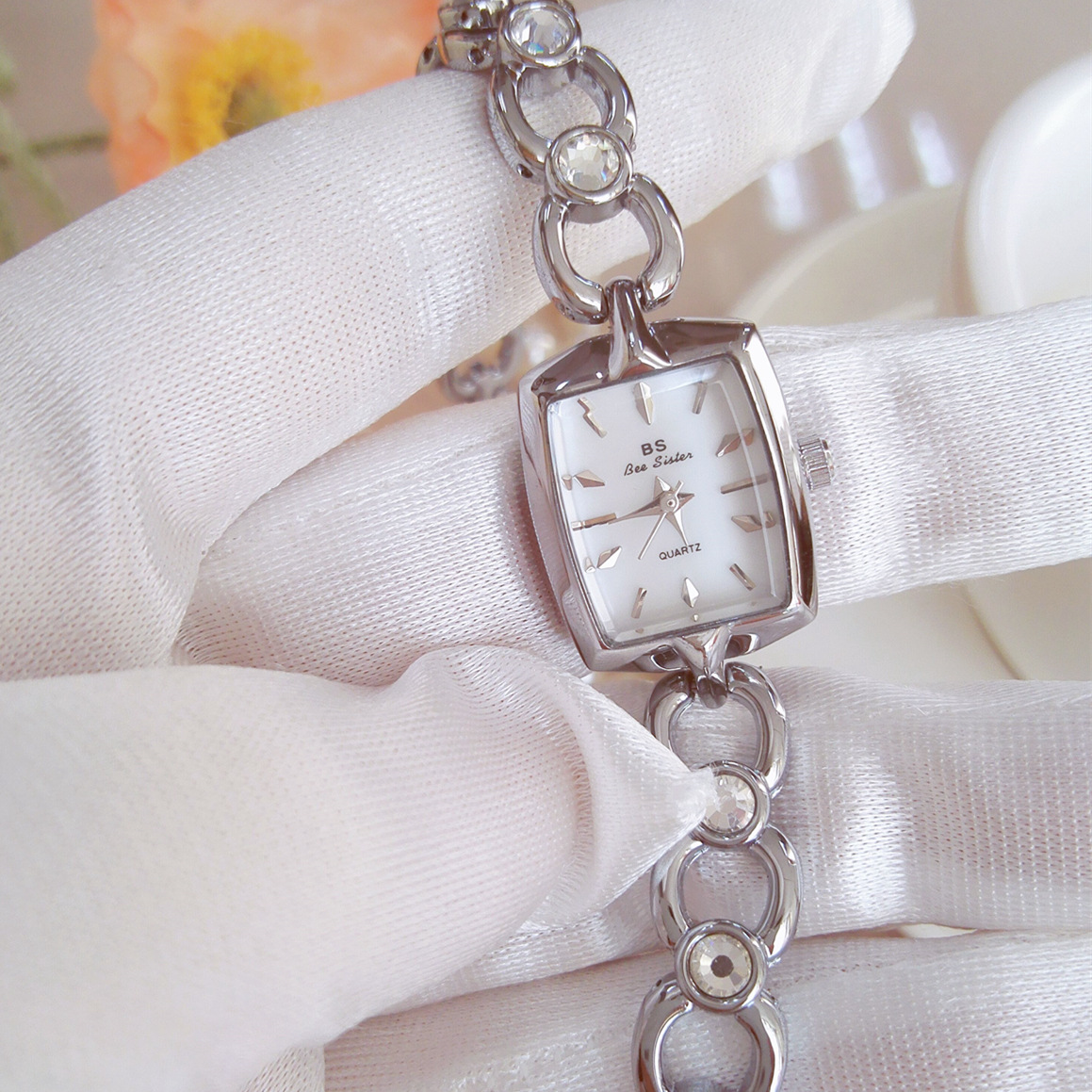 Jewelry And Watches Luxury Brand - UTHAI İzle Kadınlar Için Işık Lüks
